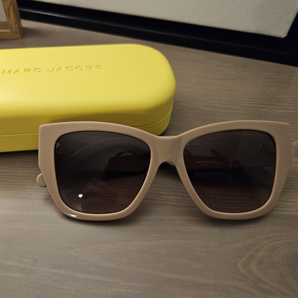 NEW Marc Jacobs Nude Sunglasses